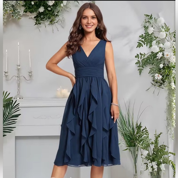 Navy Blue Ruffle Front Sleeveless Gown Medium NEW - Picture 1 of 10